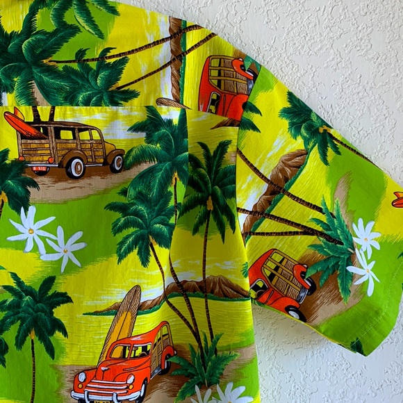 Royal Hawaiian Creations Aloha Shirt - Size Small - Picture 6 of 12